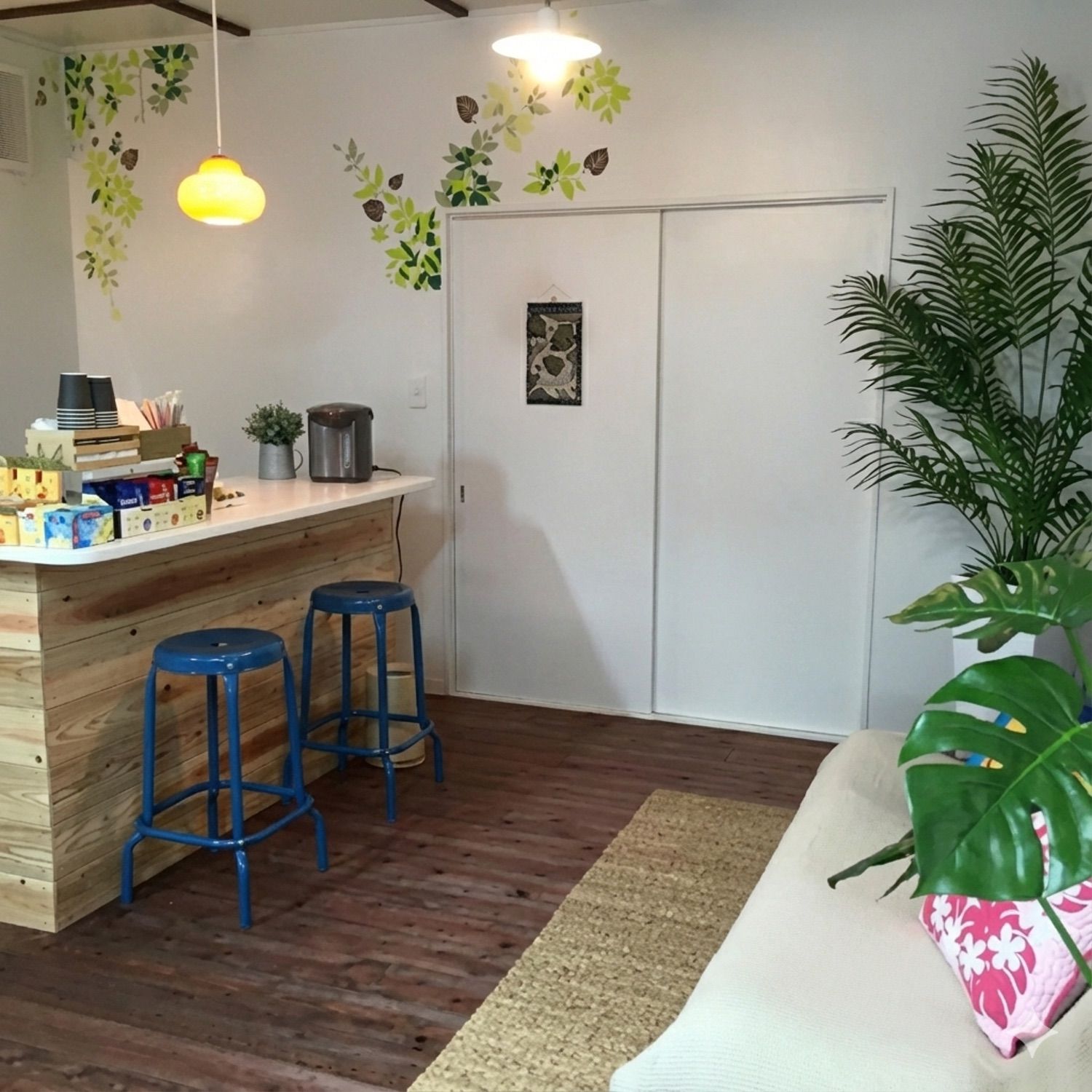 カフェのような教室内装